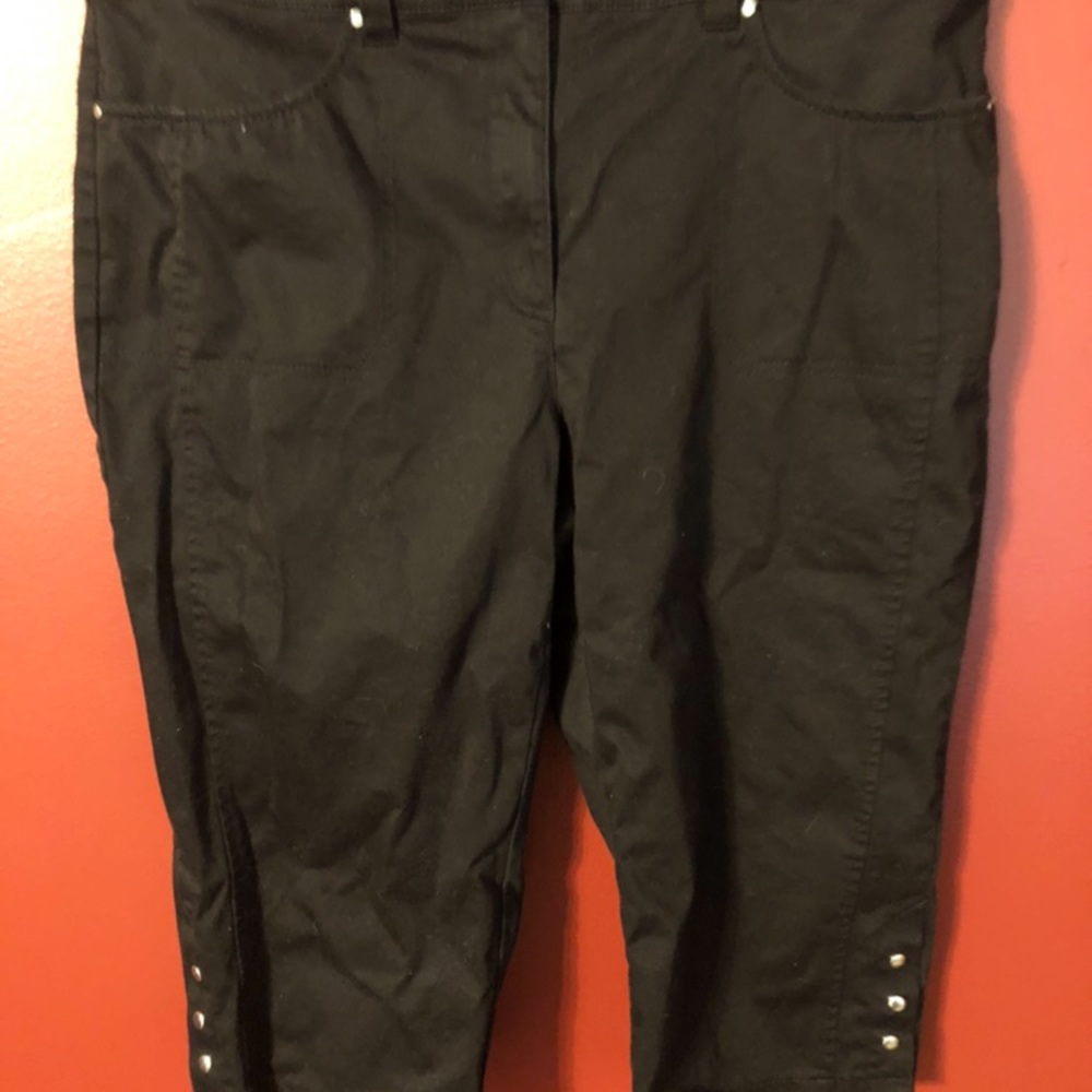 White House Black Market Black Capris